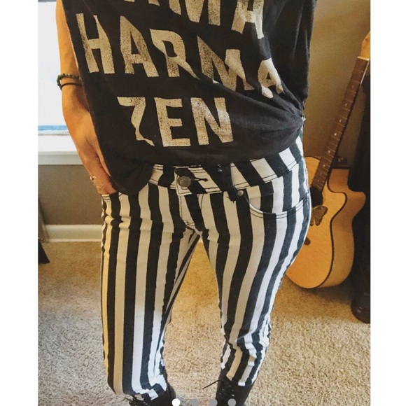 American Quality Black & White Striped Jeans Sz 5 - Picture 1 of 4